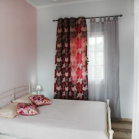 Alonia Spileo Apartment Mesongi