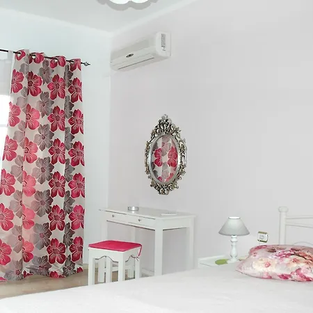 Alonia Spileo Apartment Mesongi